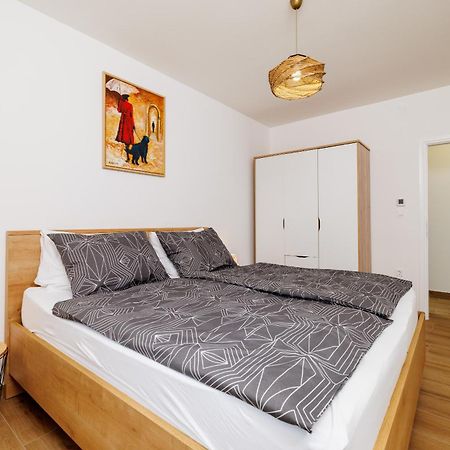 Apartmani Viktorija Ядраново Екстериор снимка