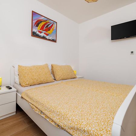 Apartmani Viktorija Ядраново Екстериор снимка