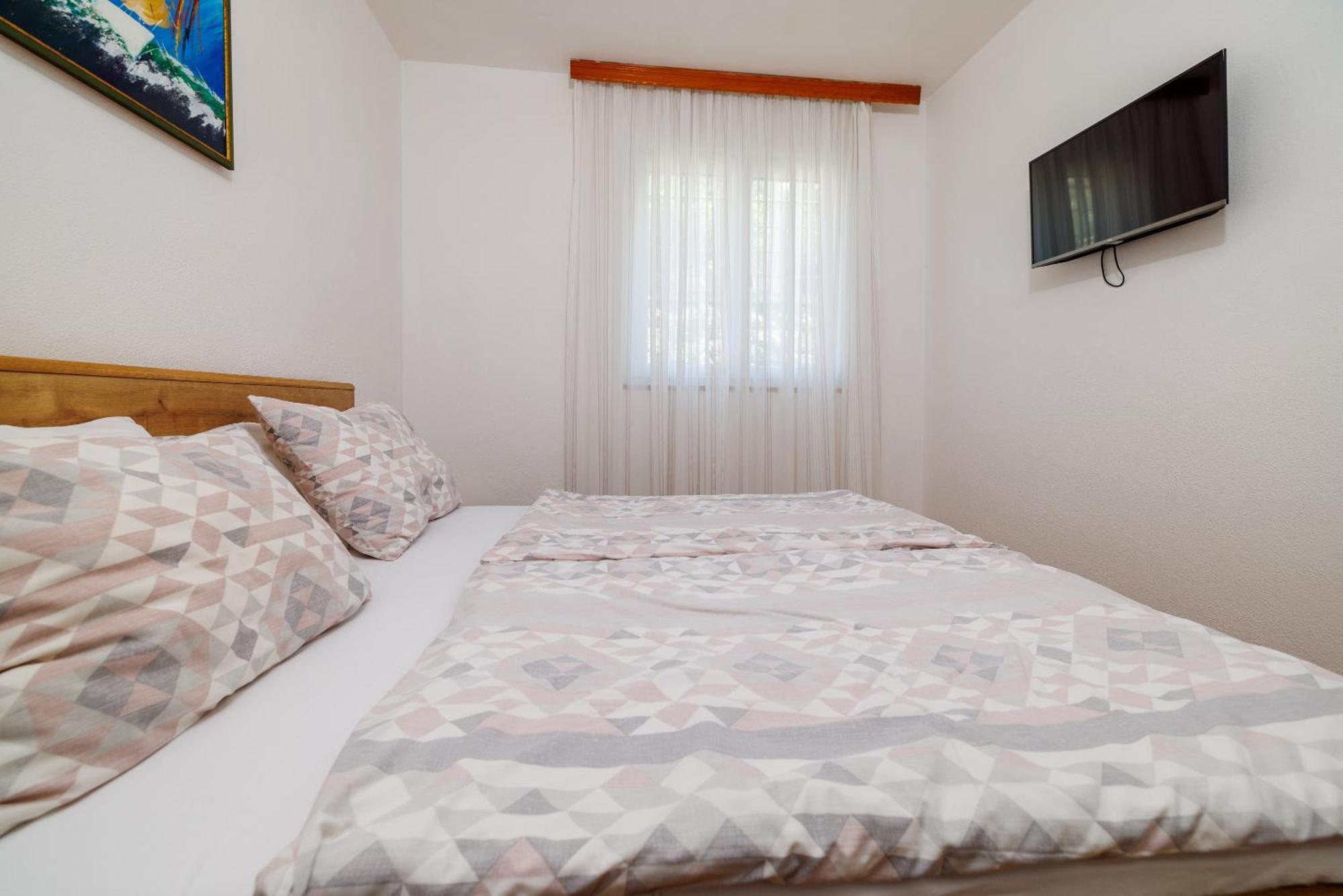 Apartmani Viktorija Ядраново Екстериор снимка