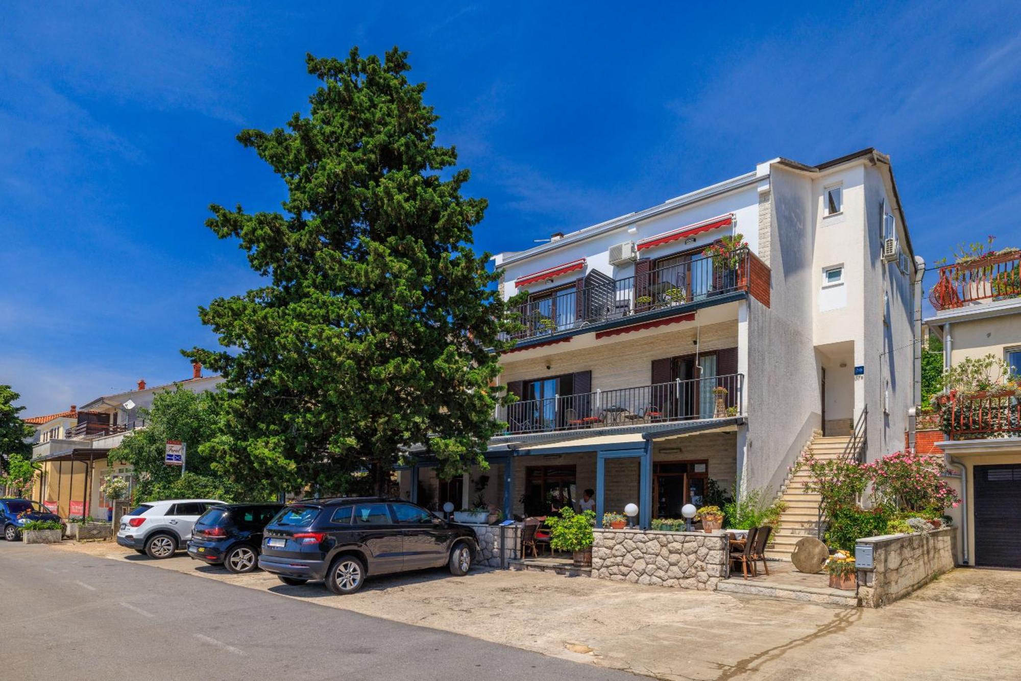Apartmani Viktorija Ядраново Екстериор снимка