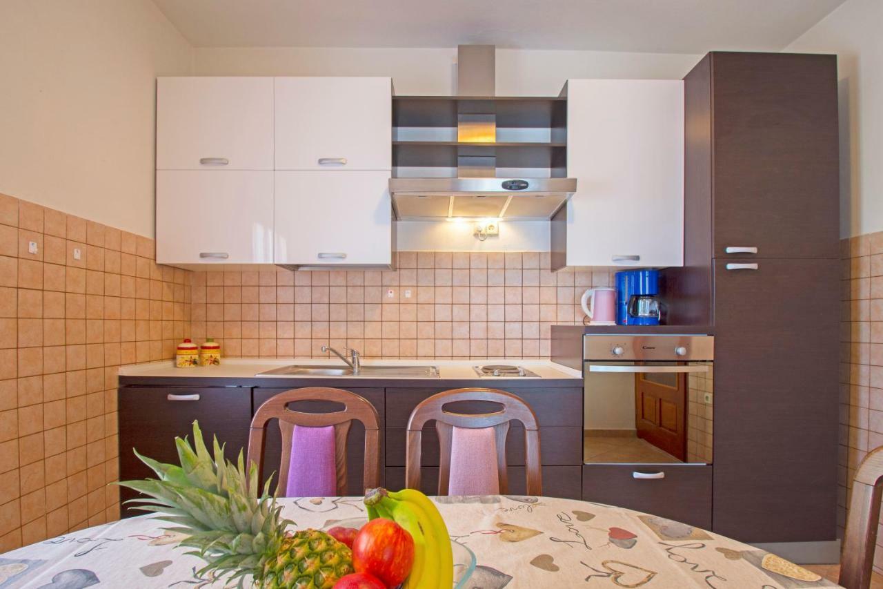 Apartmani Viktorija Ядраново Екстериор снимка