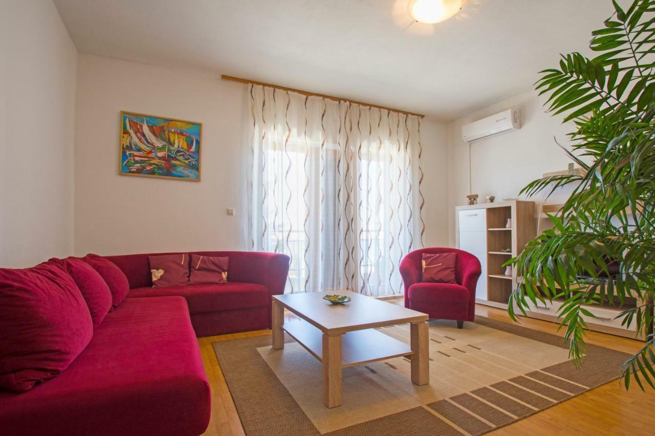 Apartmani Viktorija Ядраново Екстериор снимка